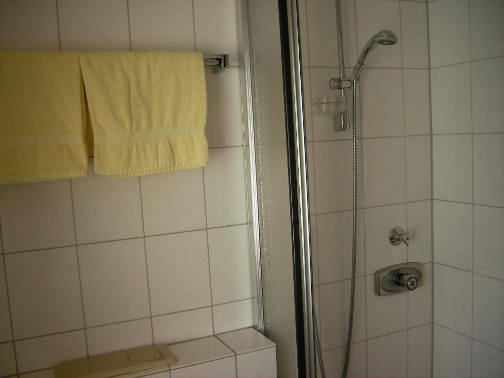 Hotel Gasthaus Zum Hirschen Simonswald Zimmer foto