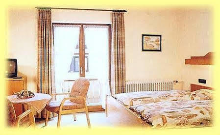 Hotel Gasthaus Zum Hirschen Simonswald Exterior foto
